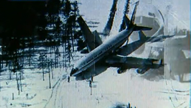  1983년 9월 1일 뉴욕에서 출발해 앵커리지를 경유, 서울로 향하던 KAL 007편 보잉 747 여객기는 사할린 상공에서 소련 전투기의 미사일 공격을 받고 추락해 승객과 승무원 등 탑승객 269명이 모두 숨졌다. 당시 항로 이탈 원인은 항법 장치 문제로 분석됐다.