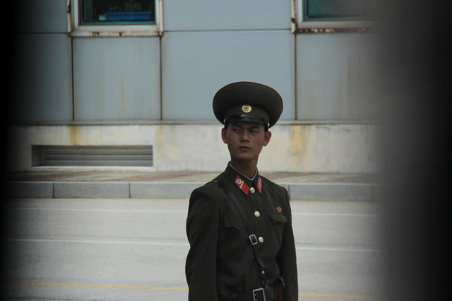 시내 곳곳 북한 보위부 직원들이 보입니다.