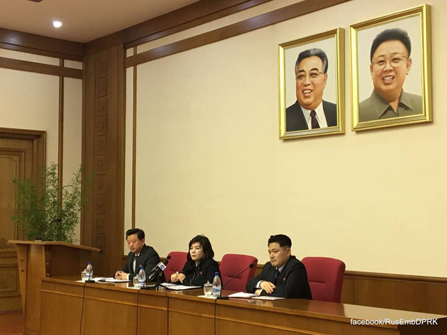 최선희 북한 외무성 부상이 3월 15일 평양에서 기자회견을 하고 있는 모습.