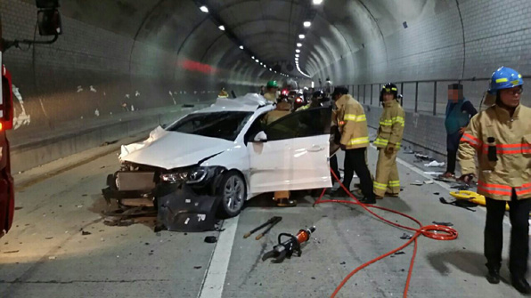 8월 14일 오후 2시10분쯤 전남 여수시 만흥동 엑스포자동차전용도로 마래터널에서 엑스포장 방향으로 달리던 트레일러와 승용차 등 10대의 차량이 추돌했다. 이 사고로 1명이 숨지고 7명이 다쳤다.