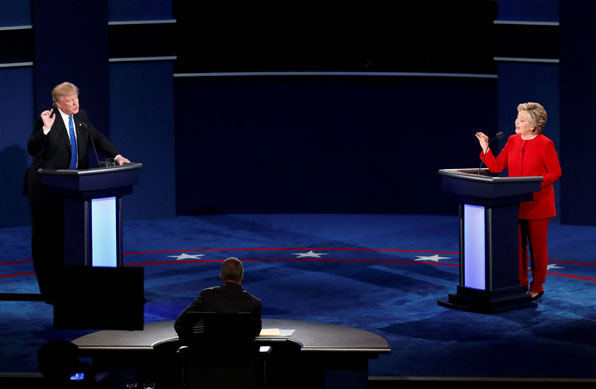 민주당 힐러리 클린턴 후보와 공화당 도널드 트럼프 후보가 첫 TV 토론을 벌이고 있다. (사진=AP)