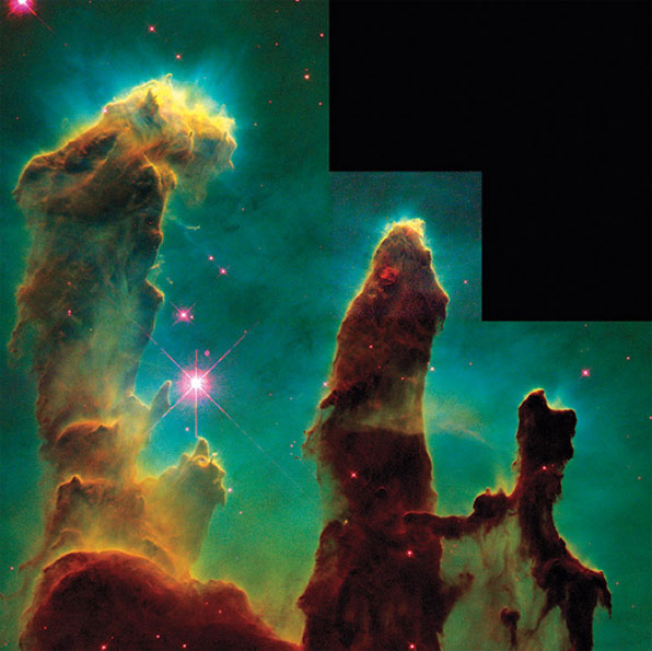 1995년 4월1일 허블 우주 망원경이 찍어 지구로 보낸 최초의 우주의 사진으로, '창조의 기둥'이라는 이름으로 유명하다. 이 사진은 지구로부터 6,500광년 떨어진 곳에 있는 독수리 성운을 촬영한 것이다.