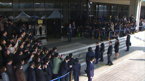 서울중앙지방검찰청에 출두해 포토라인에 선 박근혜 전 대통령