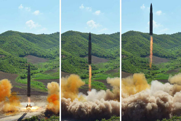 북한은 지난 4일 실시한 대륙간탄도미사일(ICBM) ‘화성-14’ 발사를 통해 미사일 탄두부의 대기권 재진입과 단 분리 기술을 시험했다고 발표하면서 공개한 사진.