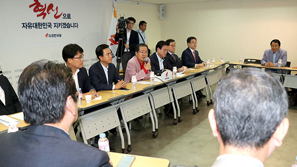 자유한국당 최고위원-3선 의원 연석회의(16일)