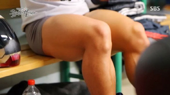 지난 9일 SBS 특집 다큐멘터리 〈꿈을 넘어 별이 되다〉에서는 평창 동계올림픽에서 윤성빈 선수의 허벅지가 공개됐다. 