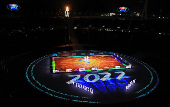 25일 강원도 평창 올림픽스타디움에서 열린 2018평창동계올림픽 폐회식에서 다음 개최지인 중국의 베이징 공연단이 자국을 소개하는 공연을 벌이고 있다. 