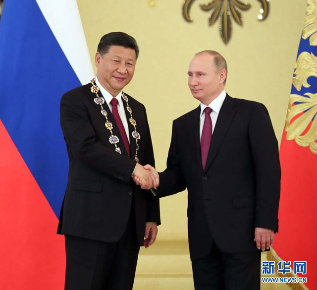 시진핑 주석은 2017년 7월 푸틴 대통령으로부터 러시아 최고 등급 훈장을 받았다.
