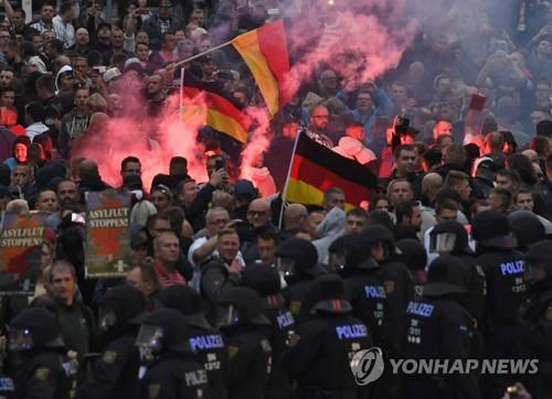 독일 우파들의 反 난민 시위