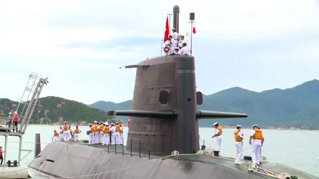 베트남에 입항한 일본 잠수함