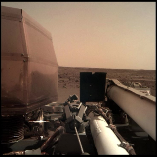 화성 적도 인근 엘리시움 평원에 무사히 착륙한 NASA 화성 탐사선 ‘인사이트(InSight)호’