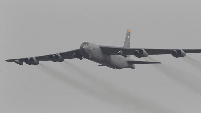 미국의 B-52 전략폭격기 2대가 지난달 남중국해 상공을 비행했다