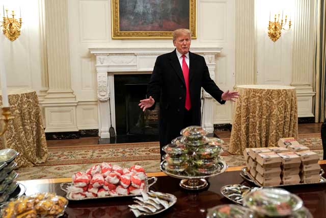 ‘셧다운’으로 만찬 메뉴로 햄버거를 내놓은 트럼프 대통령