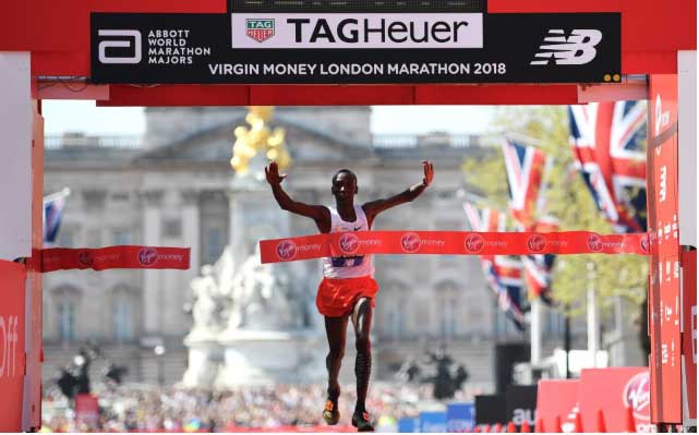 2018년 런던 마라톤 우승한 킵초게 [사진 출처 : 게티이미지]