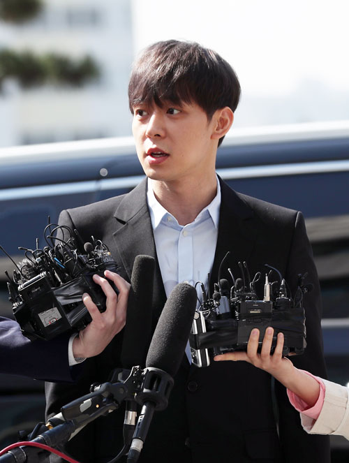 박유천 씨가 지난 17일 1차 경찰 조사에 앞서 심경을 밝히고 있다.