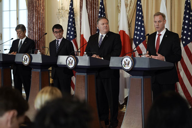 미국 국무부에서 ‘2＋2 안전보장협의위원회(SCC)’를 마친 미국과 일본의 외교·국방장관들이 기자회견을 하고 있다 (지난 4월) 