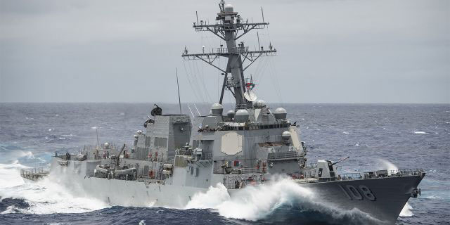 미국 해군 7함대 소속 미사일 구축함인 웨인메이어함(DDG-108). 웨인메이어함은 8월 28일 중국이 남중국해에 건설한 인공섬 인근을 항행했다(출처: 폭스뉴스)