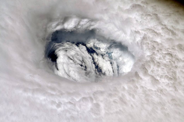 국제우주정거장에서 본 허리케인 도리안 (출처 : NASA)