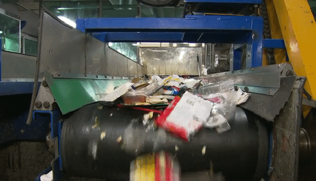 재활용품으로 분류되지 못한 쓰레기. 대부분 소각되거나 매립된다. 