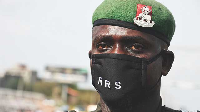 나이지리아 경찰 신속대응팀 마스크