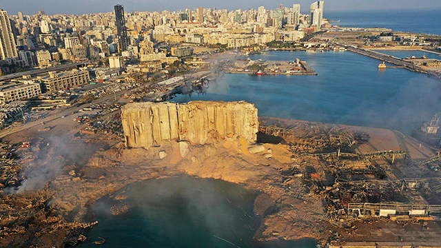 질산암모늄 폭발로 폐허가 된 레바논 베이루트 항구