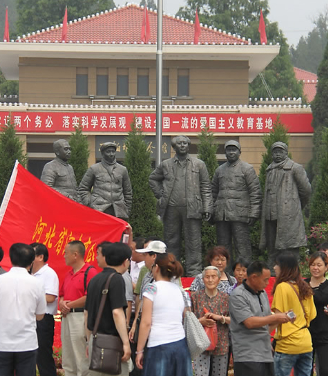 중국 허베이성의 홍색관광지를 찾은 관광객들(사진 출처=연합뉴스)