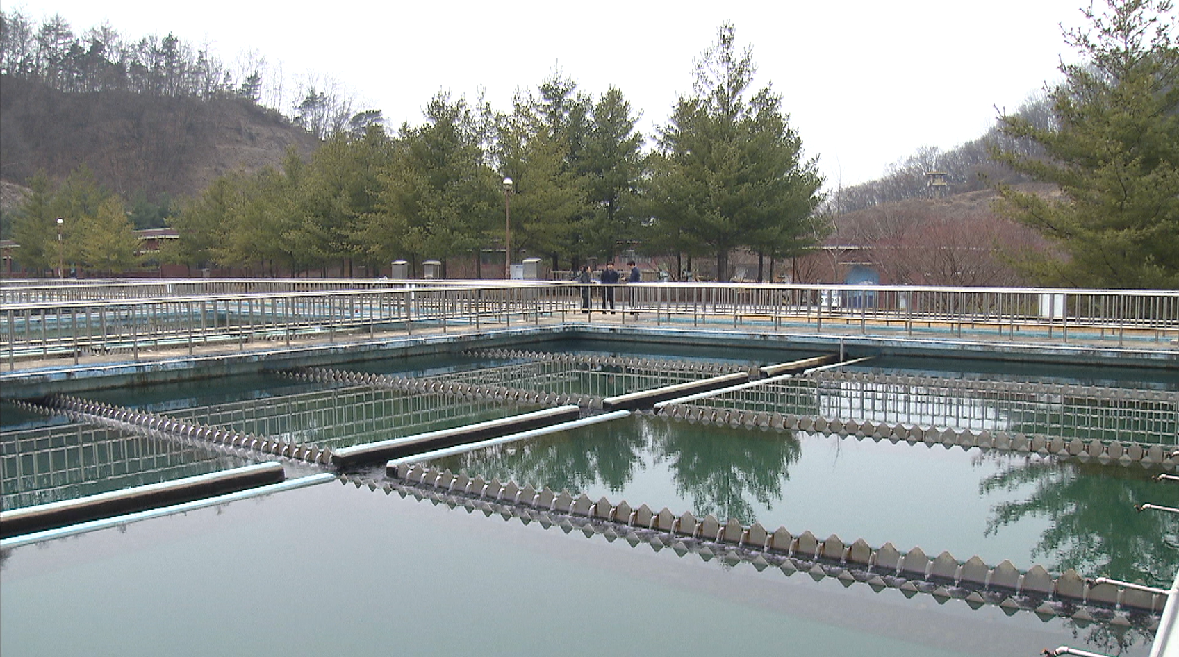 충북 충주댐 계통의 광역 상수도 공급 시설.