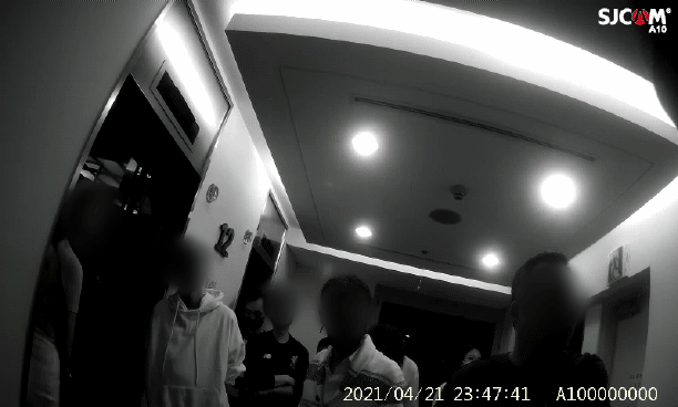 감염병 예방법 위반 혐의로 경찰에 적발된 유흥주점 고객들 (영상제공 : 서울 수서경찰서)