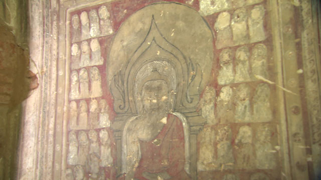 13세기 중반에 건립된 파야톤주 사원 내부에 있는 벽화