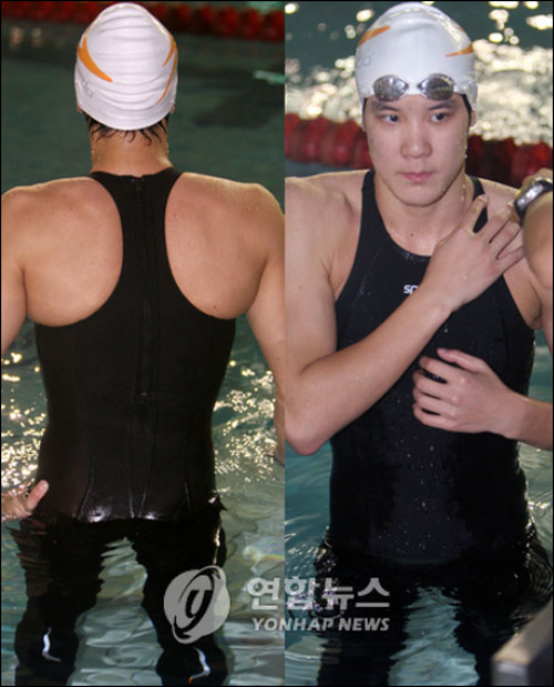 2007년 사용이 금지되기 전에 전신 수영복을 테스트하던 박태환 선수