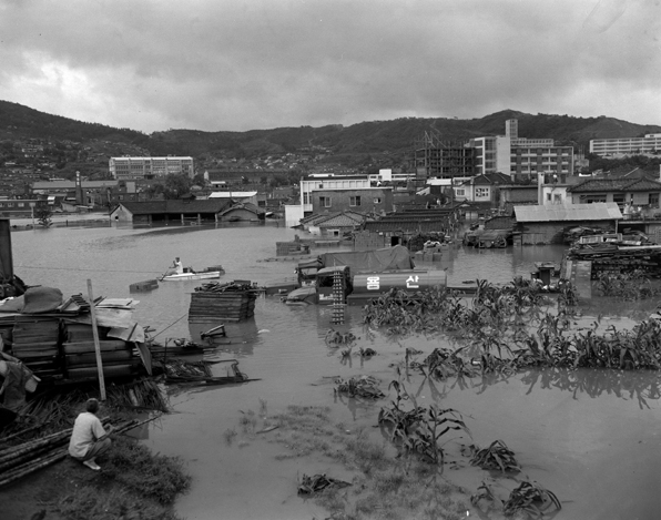 1966년 - 한강로 수해 현장