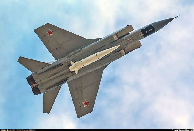 미그(MiG)-31K 전투기에 장착된 ‘킨잘’ （출처:타스통신）