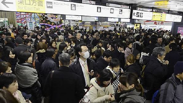 2012년 12월, 지진 발생 직후 열차 운행이 중단된 일본 미야기현 JR 센다이역