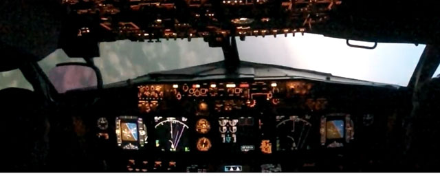 보잉 737 조종간 시뮬레이터/실속(stall) 상황 훈련 모습