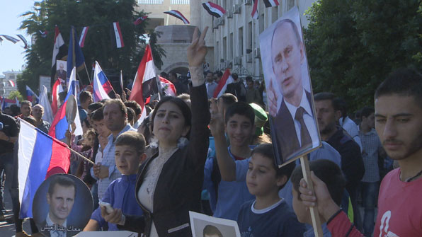 타르투스 시내에서 러시아 지지 군중 집회