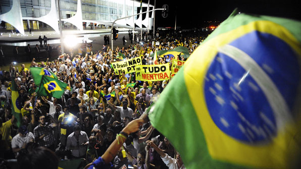 13일 브라질에선 300만 명이 참여하는 사상 최대의 시위가 벌어졌다.