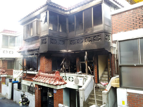 2013년에는 인천에서 층간 소음 문제로 다투던 집주인이 세입자 집에 불을 질러 2명을 숨지게 하는 사건이 발생했다.