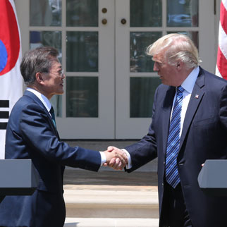 문 대통령 “韓美 단계적·포괄적 접근으로 북핵 근원적해결” , 트럼프 “북한에 대한 인내 끝났다”