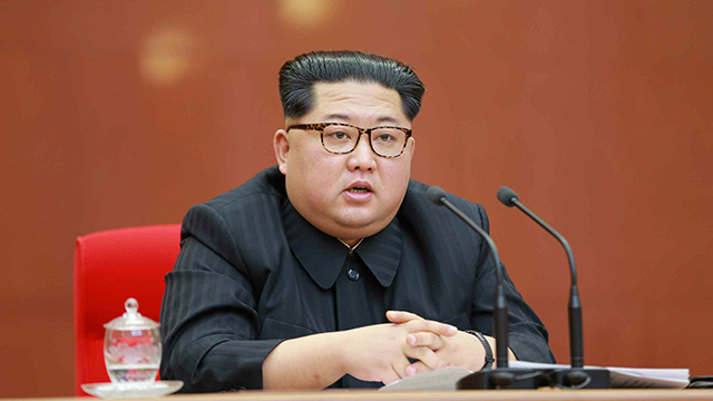 北 매체 “김정은, 한반도 비핵화 의지 거듭 확약”