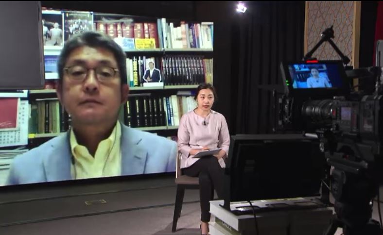 KBS와 인터뷰 중인 오쿠조노 히데키 교수
