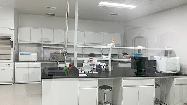 시노백의 품질 관리 제어 실험실(QC Lab)