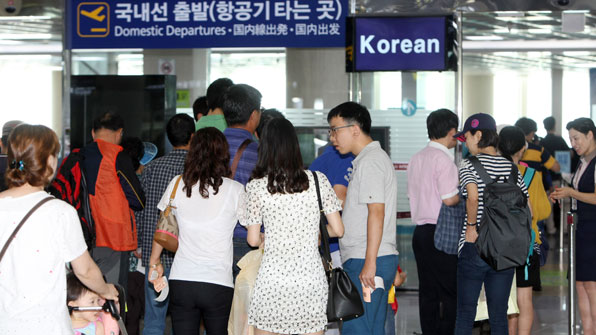 경찰 신원조회 서비스 중단…신분증 없이 비행기 못 탄다