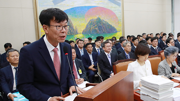 김상조 “신설 기업집단국, 대기업 공익재단 운영실태 볼 것”