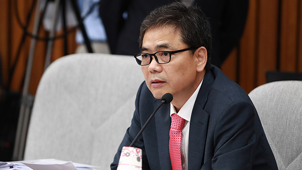 민주당 의원들, “무식” 발언 한국당 곽상도 의원 징계안 제출