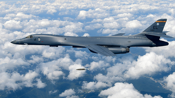 靑, 美 B-1B 최북단 무력시위 “긴밀한 한미 공조로 움직인 것”