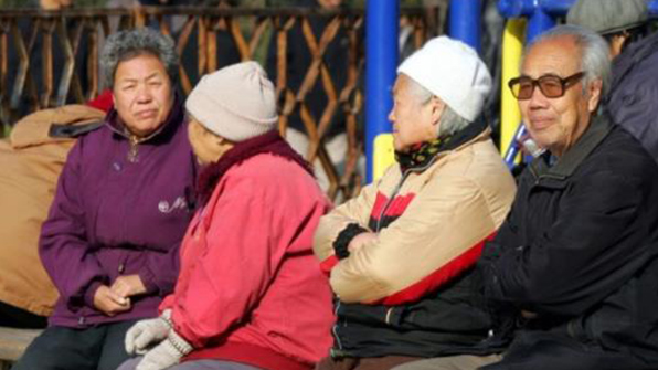 中 급속한 고령화로 몸살…13개성 연금 재정 ‘바닥’