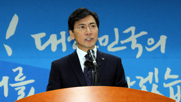 안희정 “3선 도전 안한다…현재로선 보궐선거 출마 고려하지 않아”