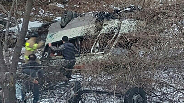 ‘브레이크가 말 안 들어’…신병 22명 탄 군용버스 추락 순간