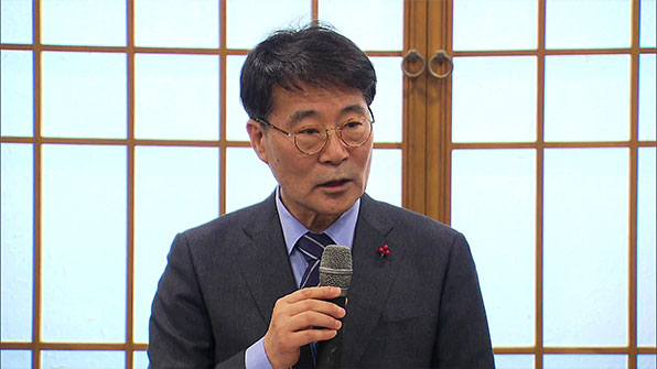 靑 “내살림은 왜 나아지지 않는지?…최저임금인상·소상공인지원이 답”