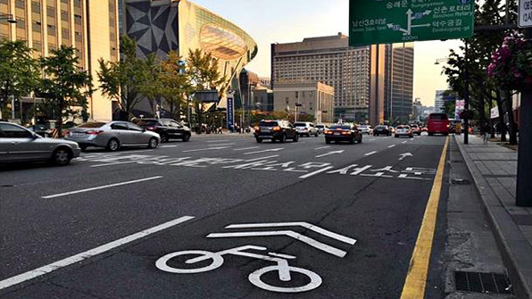 자전거 우선도로 '눈에 잘 띄는 색'으로…사고 예방